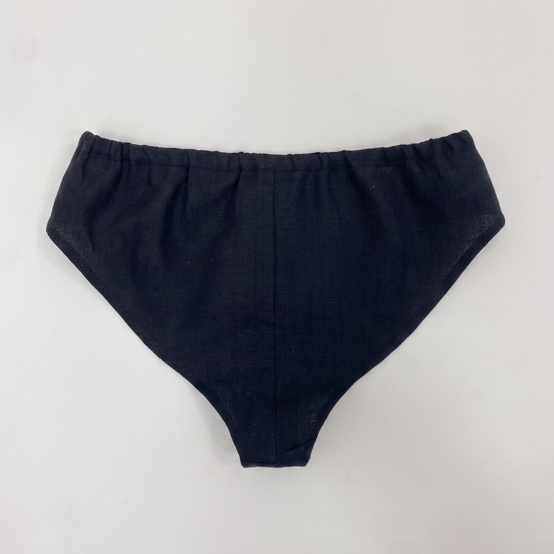 Vesta classic briefs in soft Lithuanian linen by NOMÈI